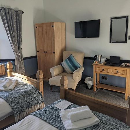 London Inn Saint Neot Екстериор снимка