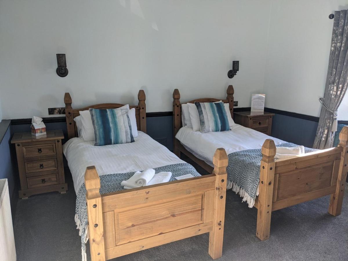 London Inn Saint Neot Екстериор снимка