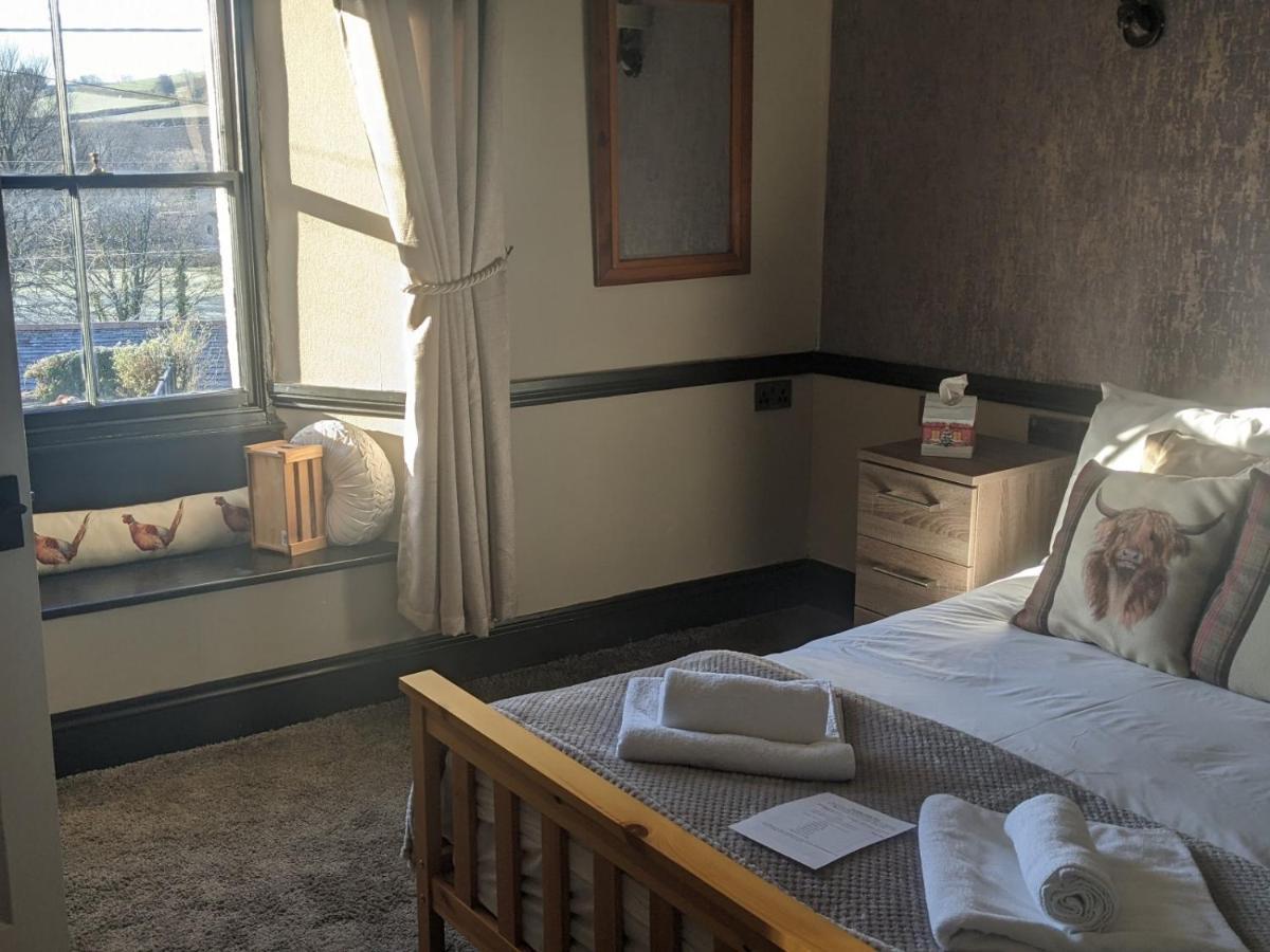 London Inn Saint Neot Екстериор снимка