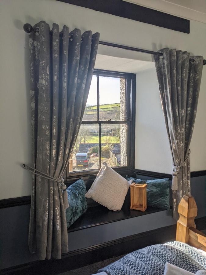 London Inn Saint Neot Екстериор снимка