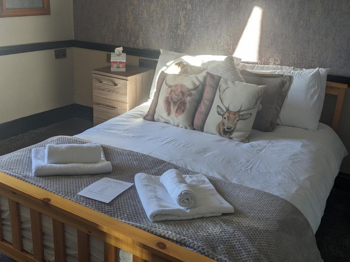 London Inn Saint Neot Екстериор снимка