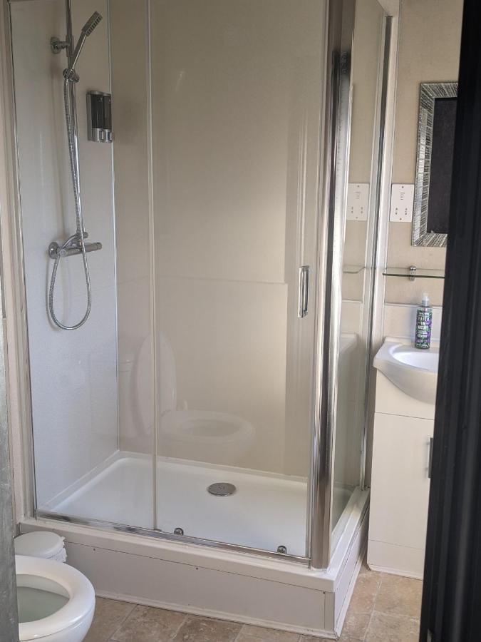 London Inn Saint Neot Екстериор снимка